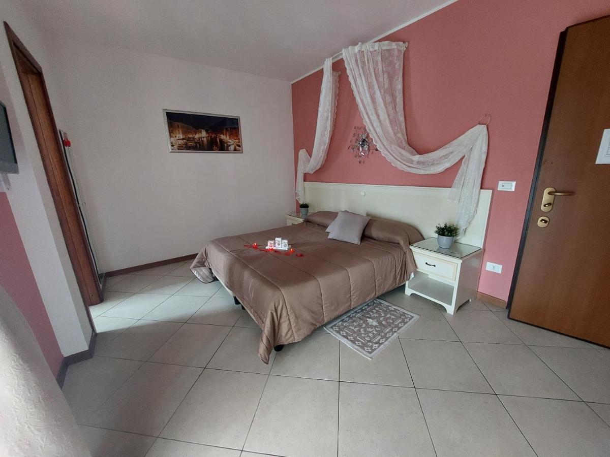 Fiumicino Inn Airport Exterior photo