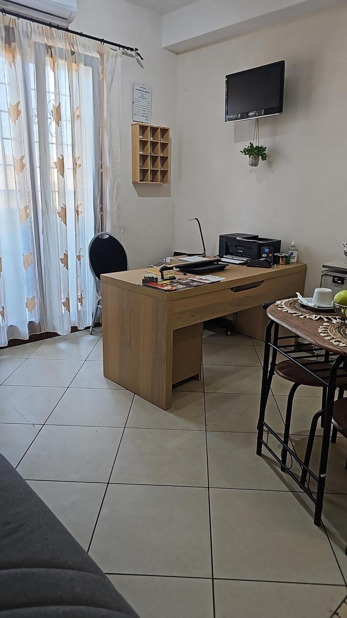 Fiumicino Inn Airport Exterior photo