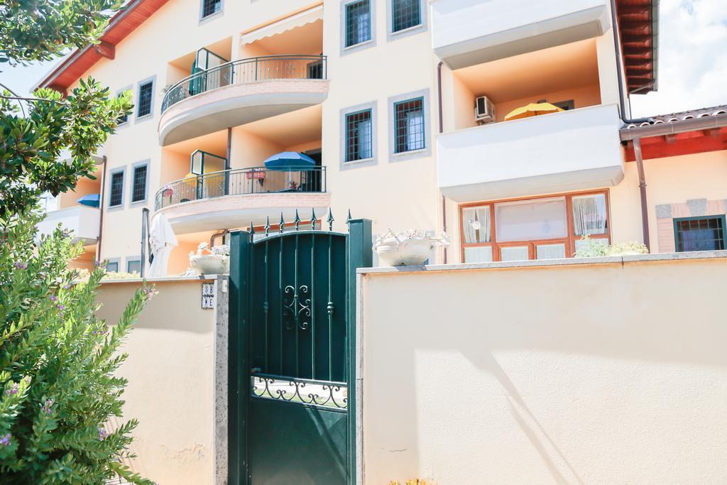 Fiumicino Inn Airport Exterior photo