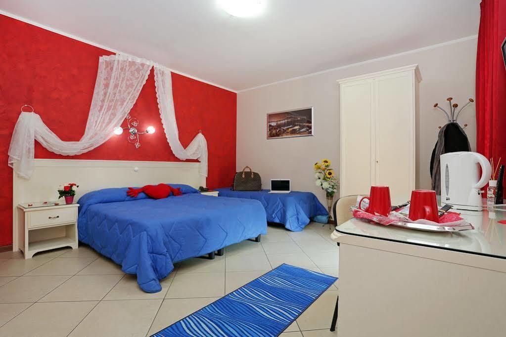 Fiumicino Inn Airport Exterior photo